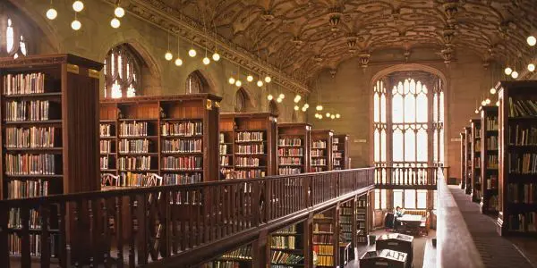 studierea în Anglia - biblioteca
